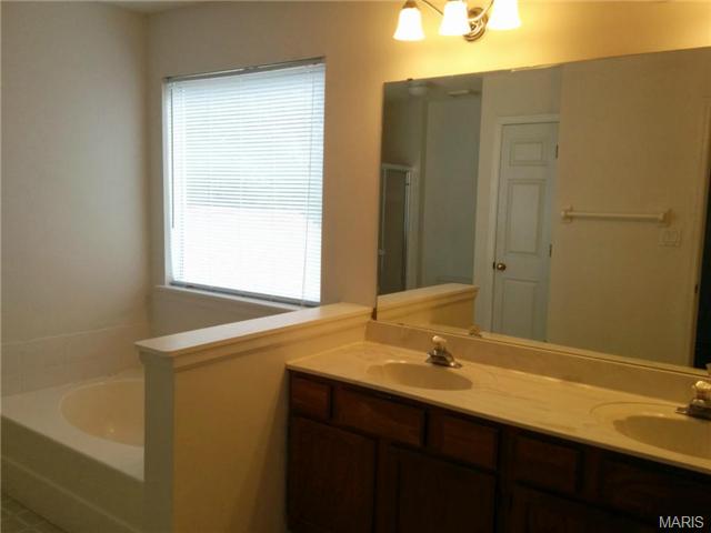 112 Westridge Parc, Ellisville, MO 63021 photo 6