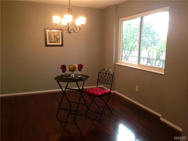 969 Cardello, Ballwin, MO 63021 photo 5