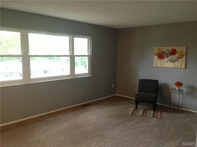 969 Cardello, Ballwin, MO 63021 photo 3