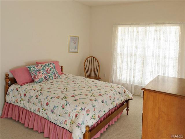 7 Eagle Blf, Saint Charles, MO 63303 photo 14