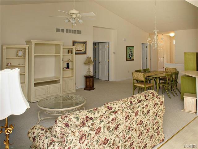 7 Eagle Blf, Saint Charles, MO 63303 photo 4