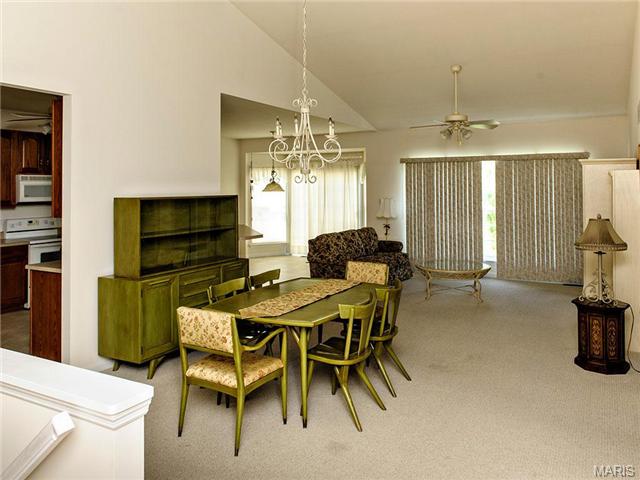 7 Eagle Blf, Saint Charles, MO 63303 photo 3