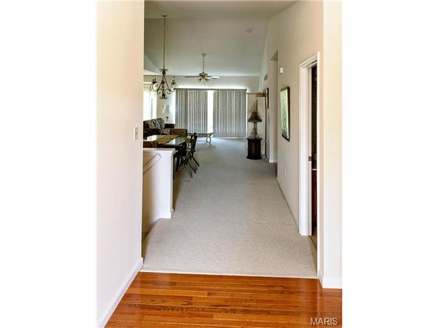 7 Eagle Blf, Saint Charles, MO 63303 photo 2