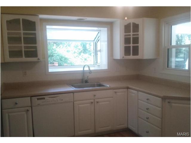 745 Oklahoma Ave, Ballwin, MO 63021 photo 5