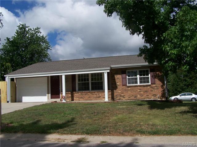 1701 Springhill Dr, O'fallon, MO 63366 photo 2