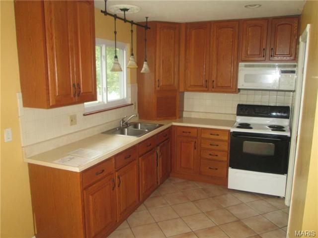 10 E Ofallon, O'fallon, MO 63366 photo 3