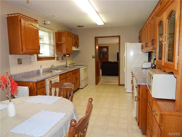 310 Coronation Dr, O'fallon, MO 63366 photo 16
