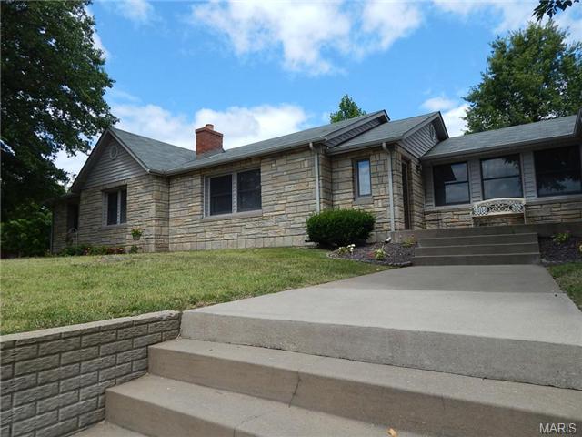 310 Coronation Dr, O'fallon, MO 63366 photo 1