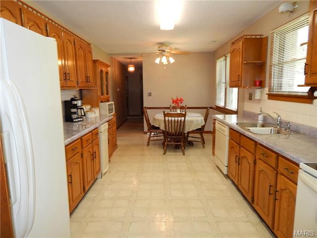310 Coronation Dr, O'fallon, MO 63366 photo 17