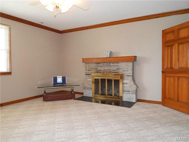310 Coronation Dr, O'fallon, MO 63366 photo 9