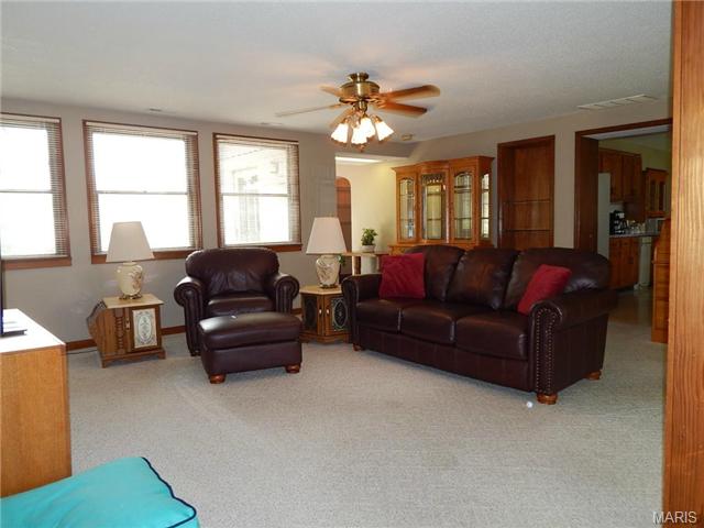 310 Coronation Dr, O'fallon, MO 63366 photo 8