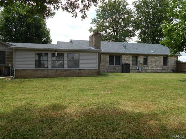 310 Coronation Dr, O'fallon, MO 63366 photo 15