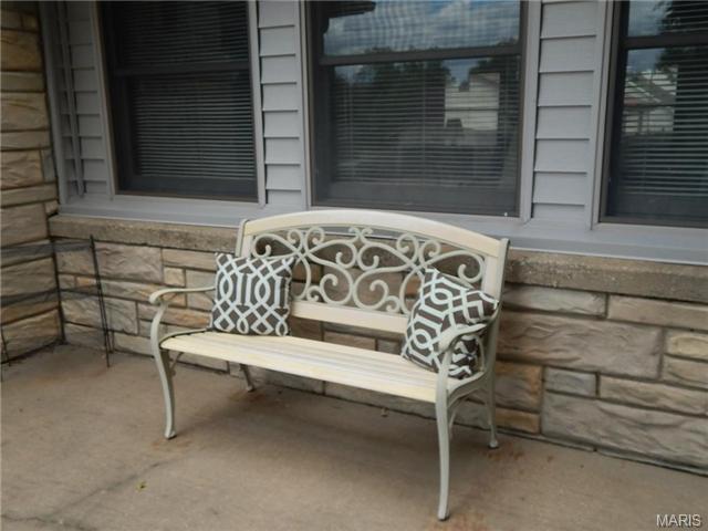 310 Coronation Dr, O'fallon, MO 63366 photo 3