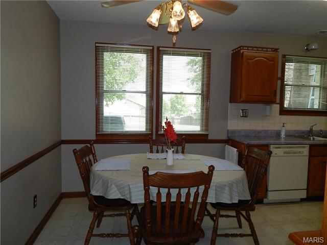 310 Coronation Dr, O'fallon, MO 63366 photo 18