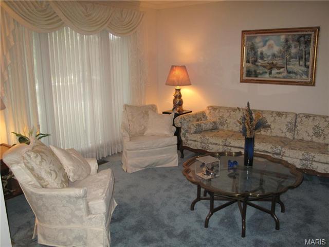 327 Chipley Cir, Ballwin, MO 63011 photo 9