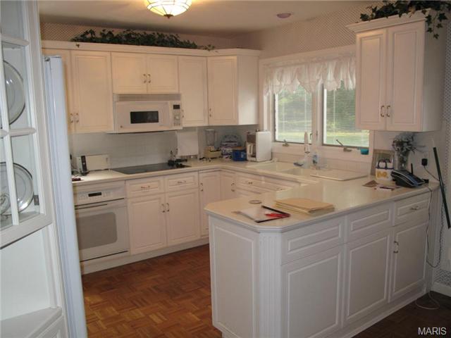 327 Chipley Cir, Ballwin, MO 63011 photo 7