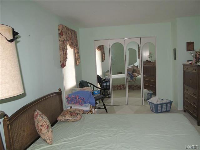 327 Chipley Cir, Ballwin, MO 63011 photo 10
