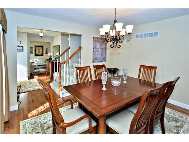 282 Grand Dr, O'fallon, MO 63366 photo 4