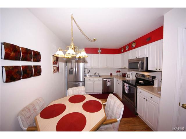 709 Ridgeside Dr #A, Ballwin, MO 63021 photo 3