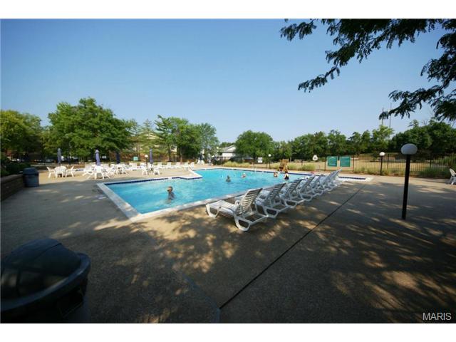 709 Ridgeside Dr #A, Ballwin, MO 63021 photo 2