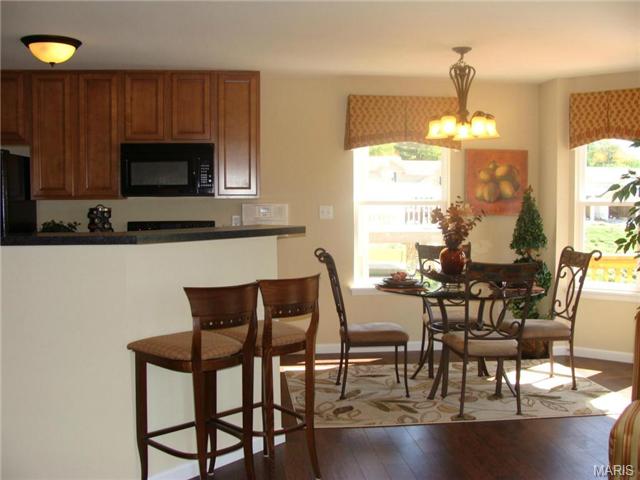 88 Parkgate Ct, O'fallon, MO 63367 photo 2