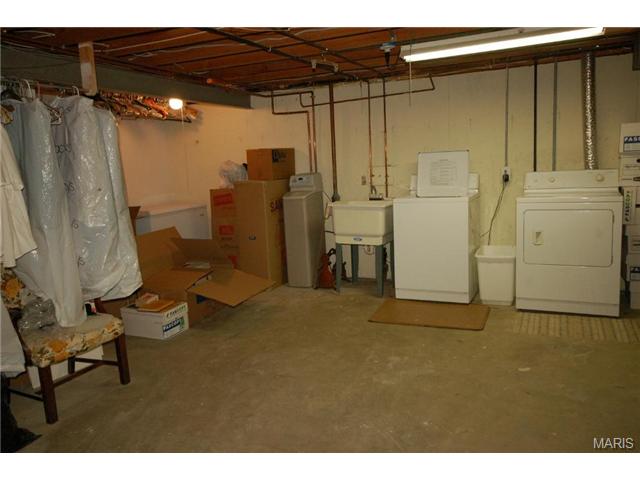 1027 Cla Ter Ri, Ballwin, MO 63011 photo 32