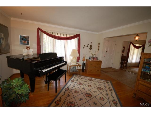 1027 Cla Ter Ri, Ballwin, MO 63011 photo 5