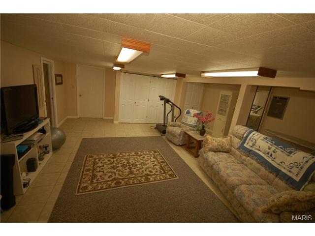 1027 Cla Ter Ri, Ballwin, MO 63011 photo 29