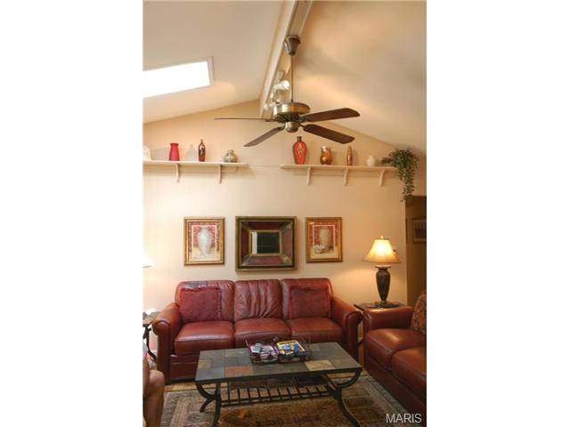 1027 Cla Ter Ri, Ballwin, MO 63011 photo 9