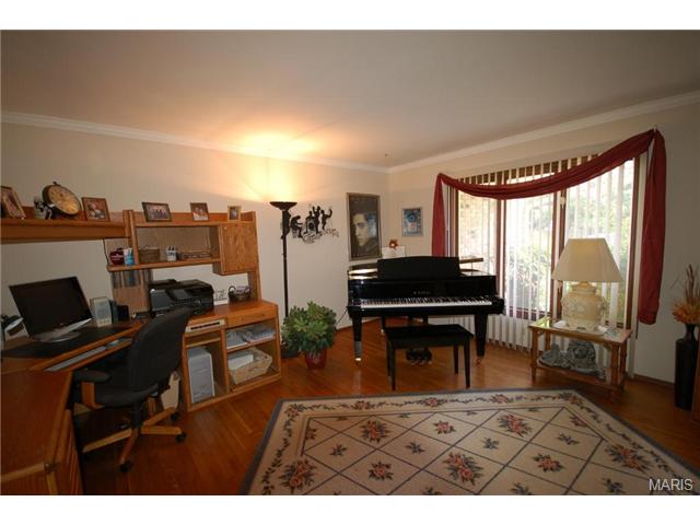 1027 Cla Ter Ri, Ballwin, MO 63011 photo 4
