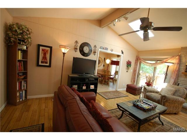 1027 Cla Ter Ri, Ballwin, MO 63011 photo 8