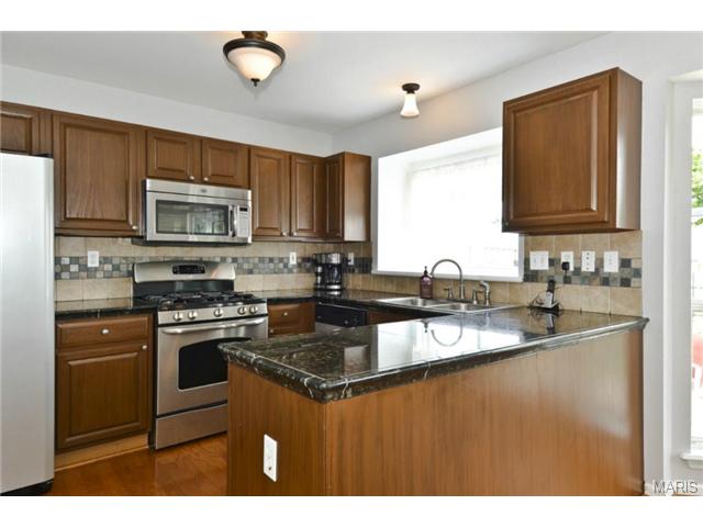 20 Tinsmith Ct, O'fallon, MO 63366 photo 2