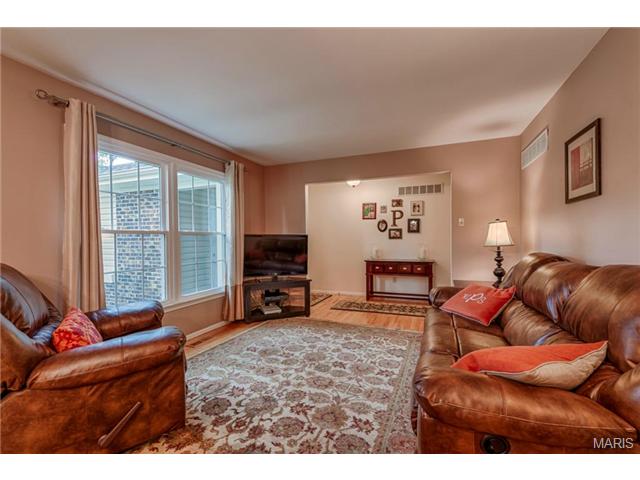 379 Novara Dr, Ballwin, MO 63021 photo 7