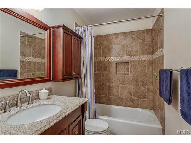 379 Novara Dr, Ballwin, MO 63021 photo 20