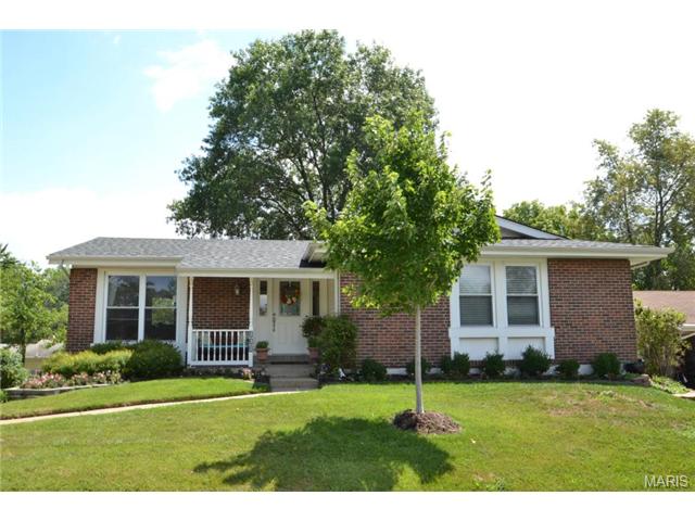 332 New Ballwin Rd, Ballwin, MO 63021 photo 1