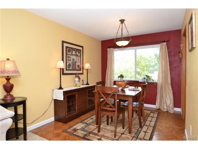 332 New Ballwin Rd, Ballwin, MO 63021 photo 4