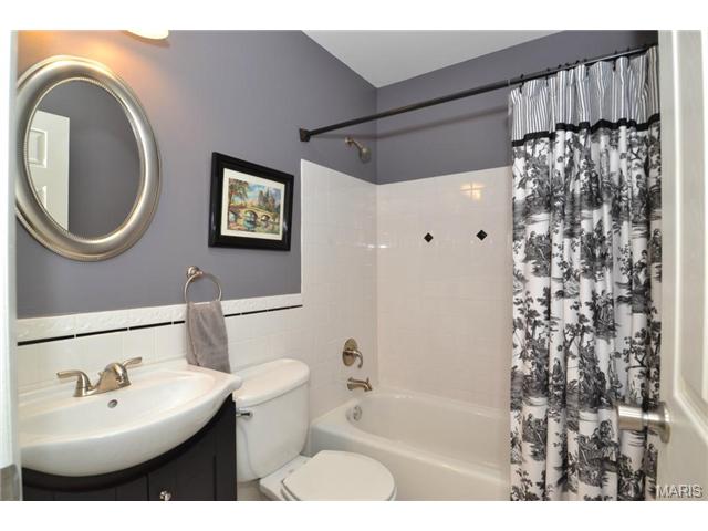332 New Ballwin Rd, Ballwin, MO 63021 photo 15