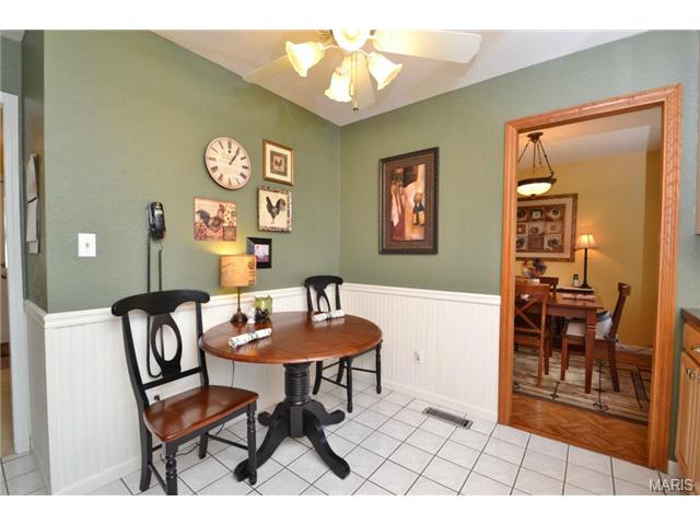 332 New Ballwin Rd, Ballwin, MO 63021 photo 8