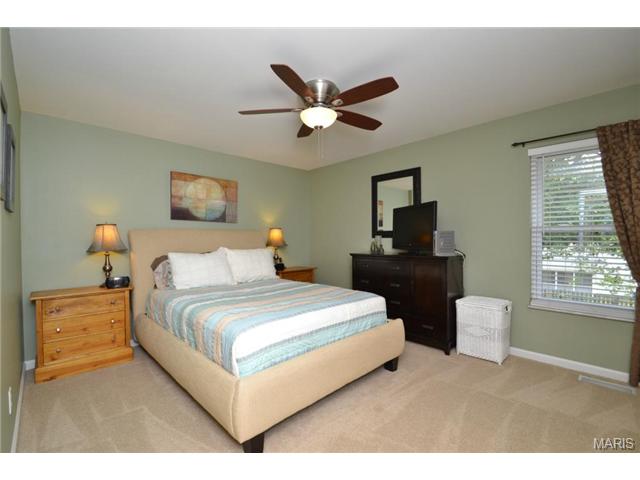 332 New Ballwin Rd, Ballwin, MO 63021 photo 9