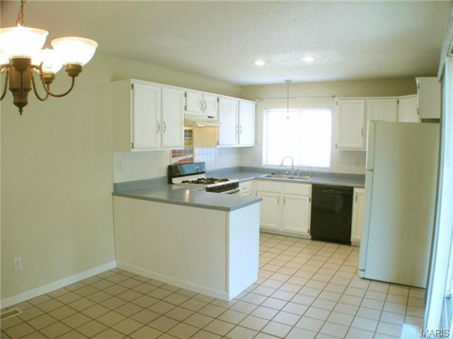 230 Straightoak Ct, Ballwin, MO 63021 photo 7