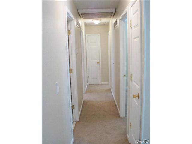 230 Straightoak Ct, Ballwin, MO 63021 photo 9
