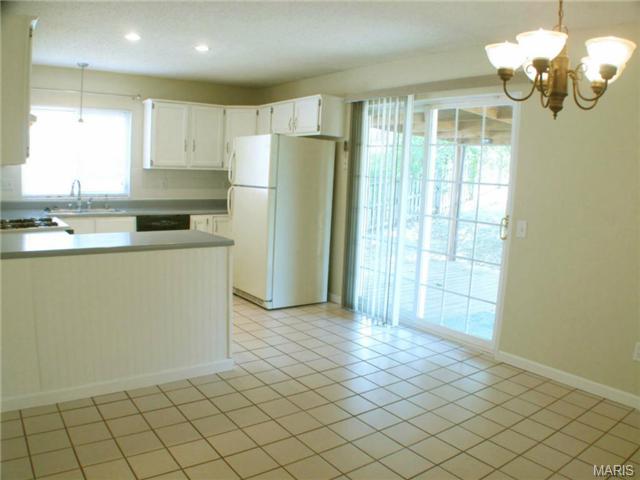 230 Straightoak Ct, Ballwin, MO 63021 photo 6