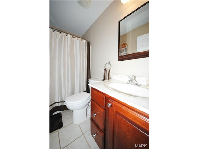 905 Midpoint Dr, O'fallon, MO 63366 photo 18