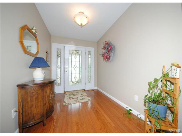 905 Midpoint Dr, O'fallon, MO 63366 photo 2