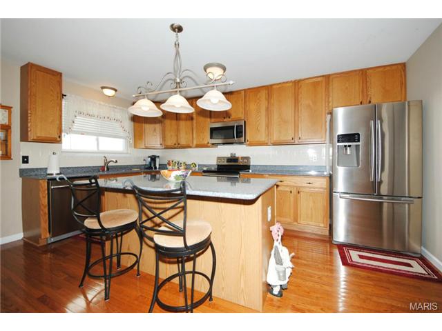 905 Midpoint Dr, O'fallon, MO 63366 photo 6