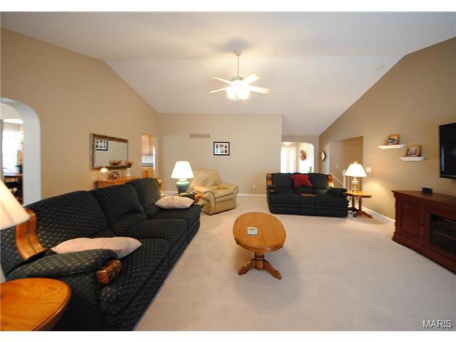 905 Midpoint Dr, O'fallon, MO 63366 photo 8