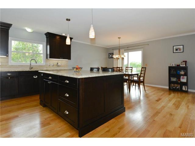 562 Vosshill Dr, Ballwin, MO 63021 photo 11
