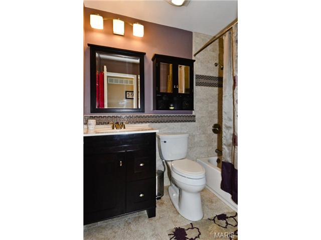 562 Vosshill Dr, Ballwin, MO 63021 photo 21