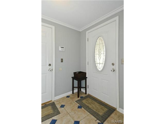 562 Vosshill Dr, Ballwin, MO 63021 photo 2