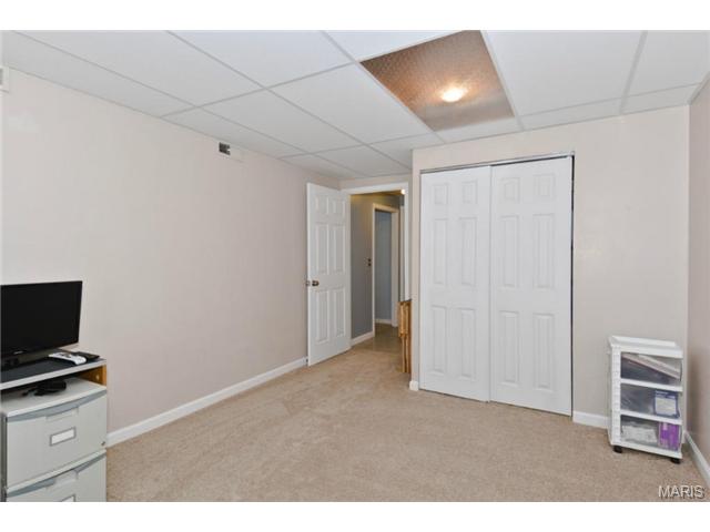 562 Vosshill Dr, Ballwin, MO 63021 photo 27